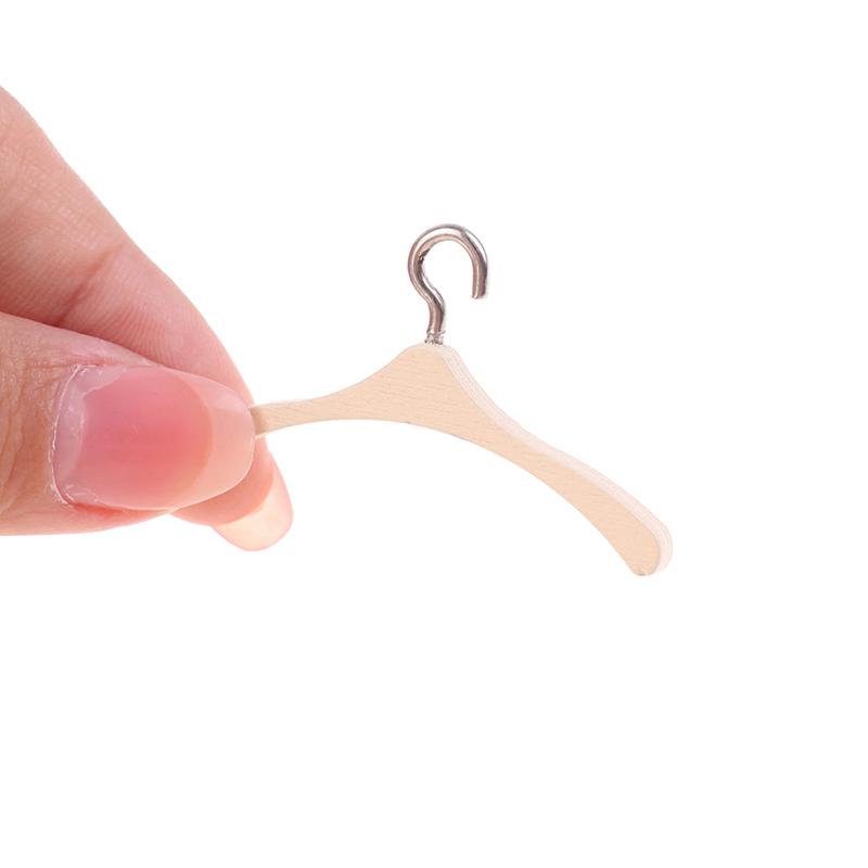 

5Pcs/2pcs 1:12 Dollhouse Miniture Wooden Coat Hanger Simulation Decoration Dolls Accessories Kids Pretend Play Toys