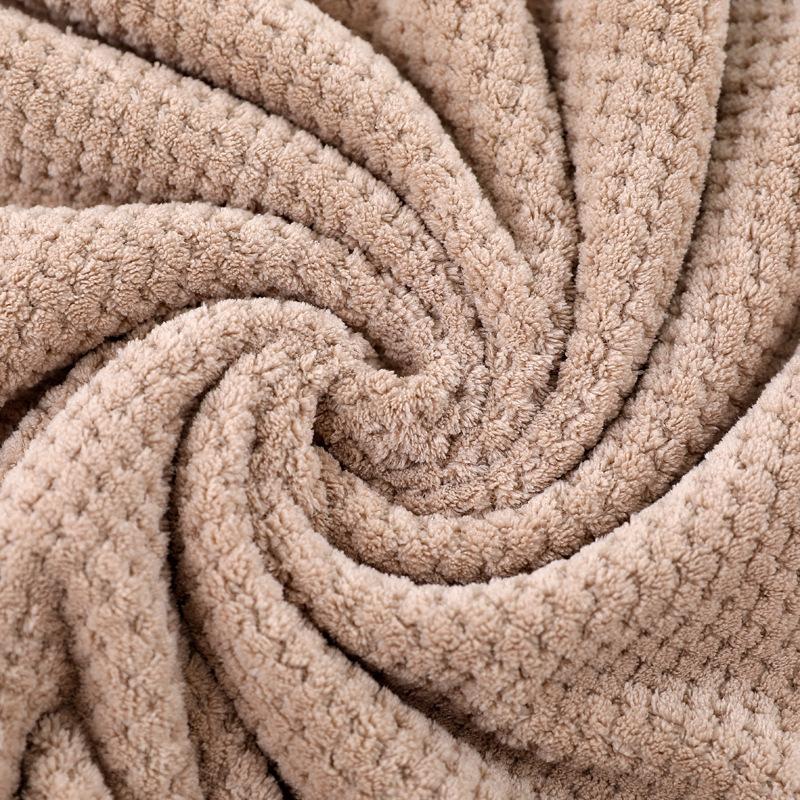 Boluoge Large Bath Towel, Thickened Absorbent Quick Drying Beach Towel, Coral Fleece Bath Towel,  Household Adult Towel