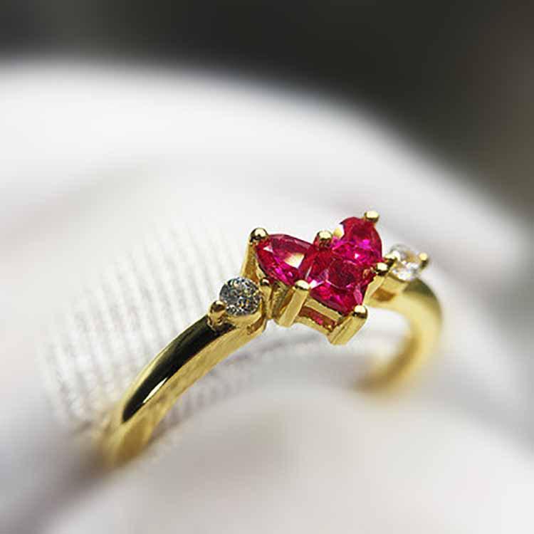 

S925 Sterling Silver Gold-Plated Heart-Shaped Ring: Elegant Women s Accessory US Size 8