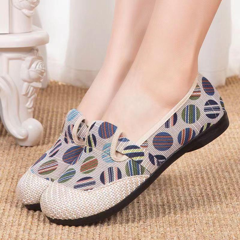 

25 старых пекинских тканевых туфель на мягкой подошве, нескользящие туфли для мамы, женские парусиновые туфли для среднего и пожилого возраста, повседневные туфли-одинарки, женские туфли 40