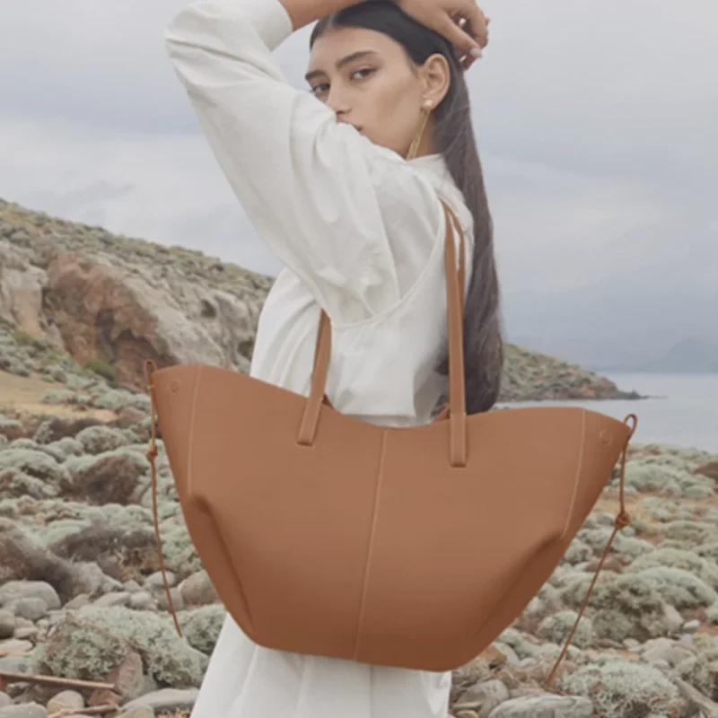 2024 Autumn Large Capacity Genuine Leather Women's Wing Tote Bag