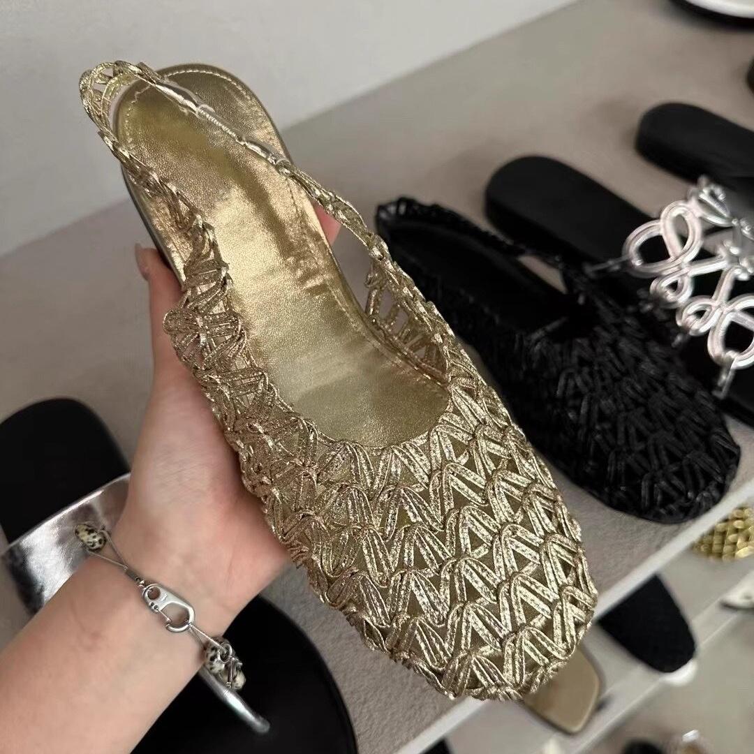 

2025 Korean version of the new niche design woven soft leather breathable rear strap sandals hollow fashion bag head shoes women 35 золотой