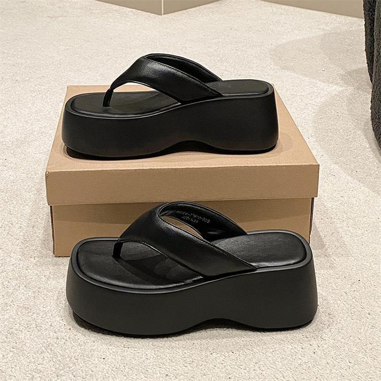 Summer Women Pu Rubber Sole Casual Beach Sandal For Relaxed Summer Wear