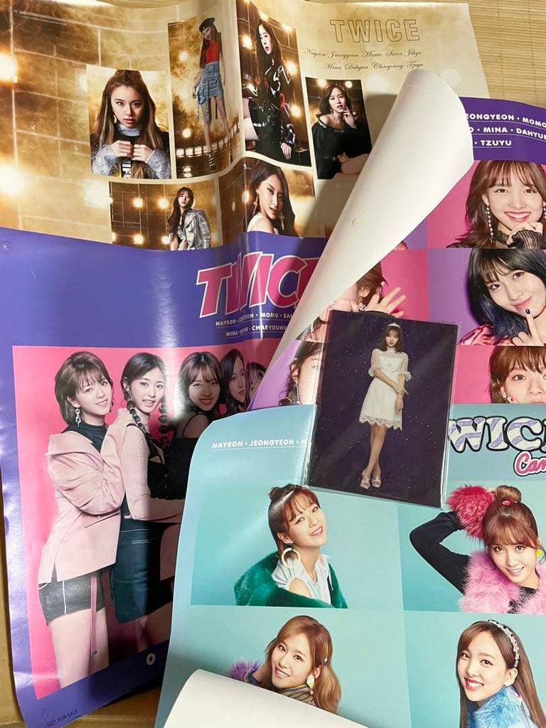 [USED] Approximately 60 TWICE Merchandise Momo.mina Items