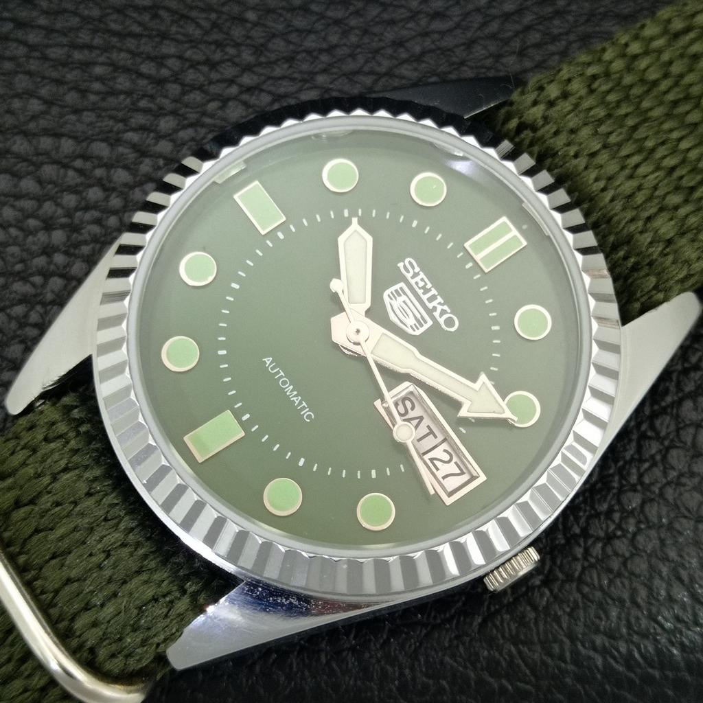 JAPAN VINTAGE REFURBISHED SEIKO 5 AUTOMATIC MENS GREEN DIAL WATCH a444268-1
