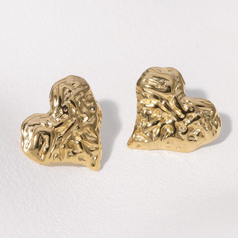 Elegant Heart Shaped Irregular Crinkled Earrings for Casual and Party Wear золотой