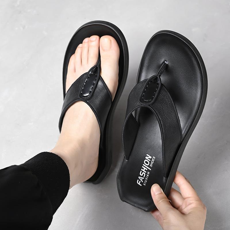 Flip-flops for Men Wearing Non-slip and Deodorant Driving Men's Slippers Pinched Feet Casual Beach Sandals