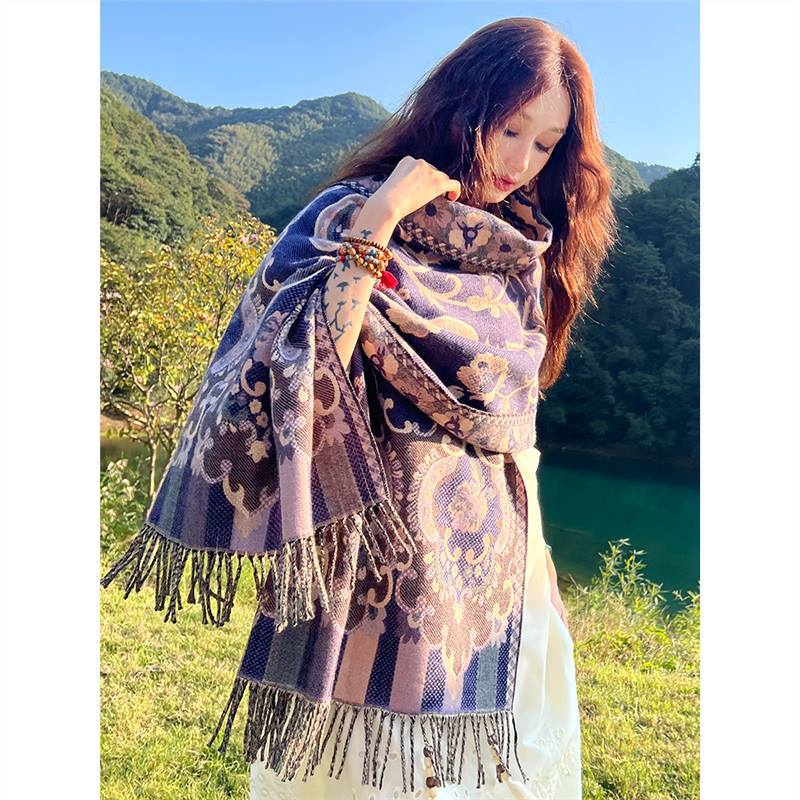 Skin Friendly And Breathable Warm And Versatile Home, Autumn And Winter Women'S Travel Shawl, Thick Cloak, Air Conditioning Blanket