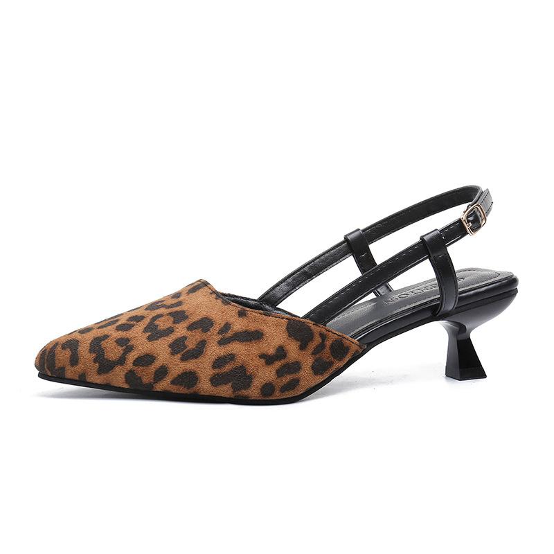 Französische schöne High Heels 22 neues Sommer-Druckdesign Nischen-Temperament Spitze Dünner Absatz Tasche Kopf Sandalen