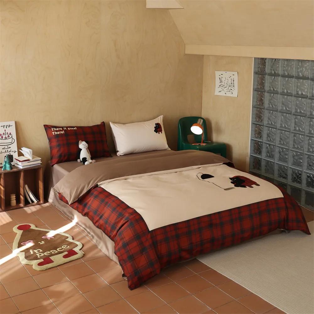 

Ленивые Ретро Элементы Вышивки Западный Стиль 60 Длинноволокнистый Хлопок Приятный для Кожи Голая Спящая Девочка Спальня Четырехкомпонентный Комплект 1.5m 4pcs&Flat Sheet