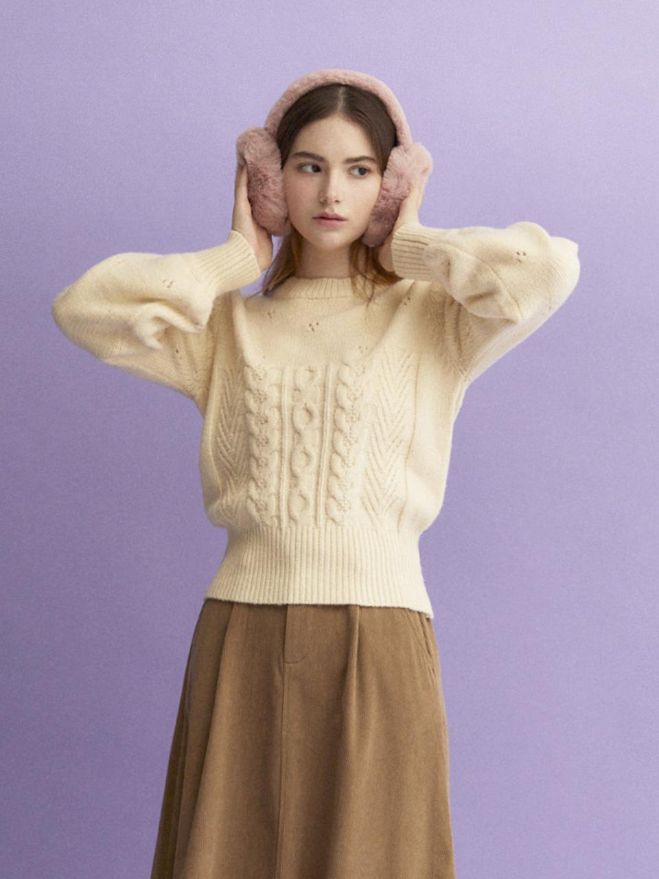 Cool Kitten Cable Knit (Ivory) Free