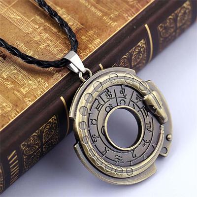 Retro Unisex Metallschmuck Amulett Anhänger Halskette Glücksschutz Talisman