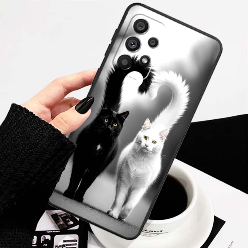 Anime cartoon cat illustration For Samsung A73 A72 A71 A55 A54 A53 A52 A51 A13 A22 A16 A15 A12 A14 A26 A07 5G Black Phone Case