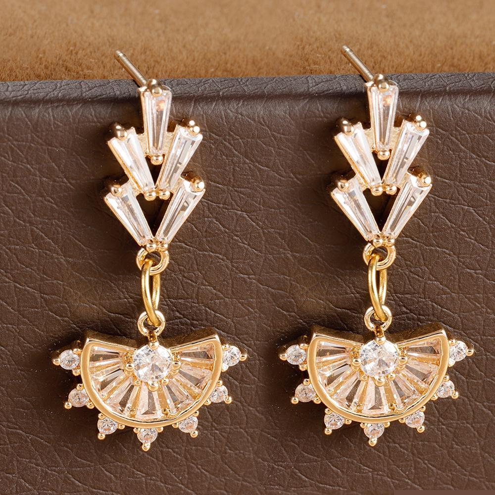 Vintage Crystal Zirconia Stainless Steel Earrings for Women Fashion Star Pendant Ear Piercing Earring Bridal Wedding Jewelry