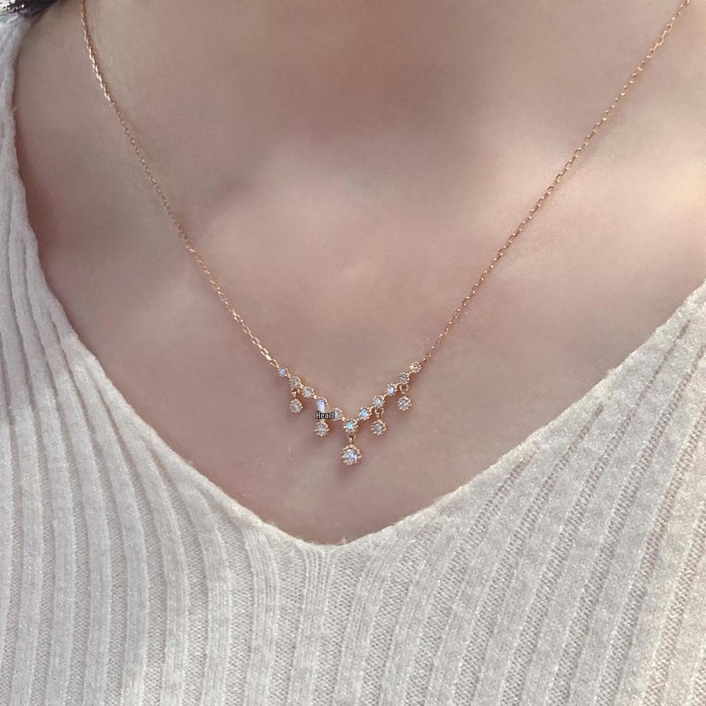 Red Elk Sterling Silver Star Necklace: Women's Minimalist French Luxury Pendant