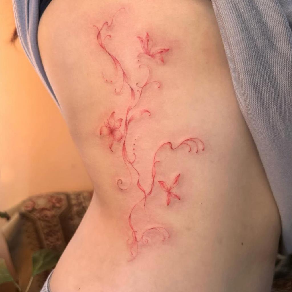 Sanfter Wind Rote Lilienranke Tattoo-Aufkleber Nische High-End Gefühl Langlebig Nicht-Reflektierend Taille und Bauch Aufkleber