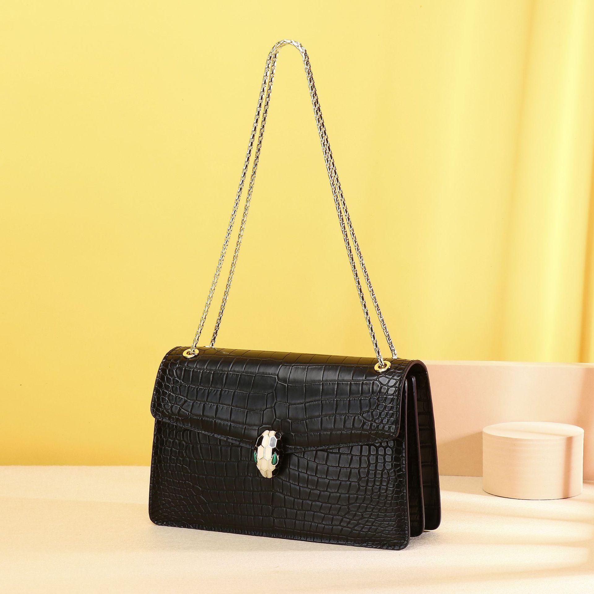 

Модная маленькая квадратная женская сумка, европейская и американская ретро сумка на одно плечо, сумка-кроссбоди на цепочке с головой змеи чёрный