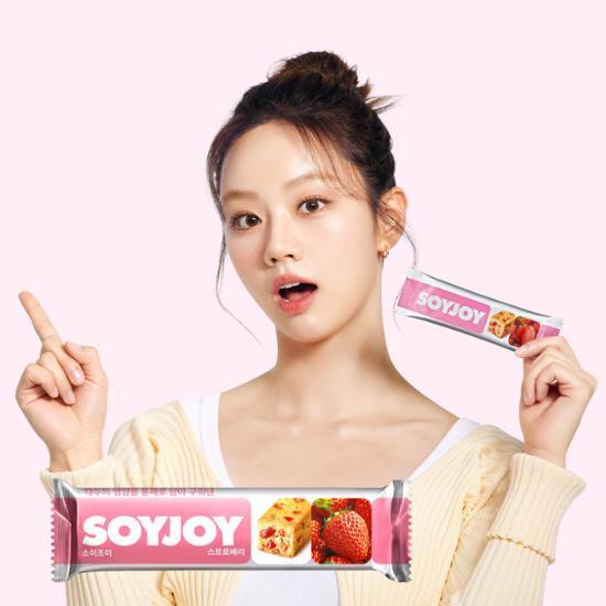 

[Hyeri Pick] Soy Joy Energy Bar Strawberry 30G, Korean snacks