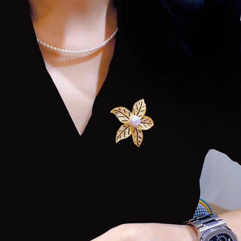 Fashion Shiny Hollowed Out Leaves Brooch For Women Elegant Unique Corsage Exquisite Pins Clothing Accessories Gifts