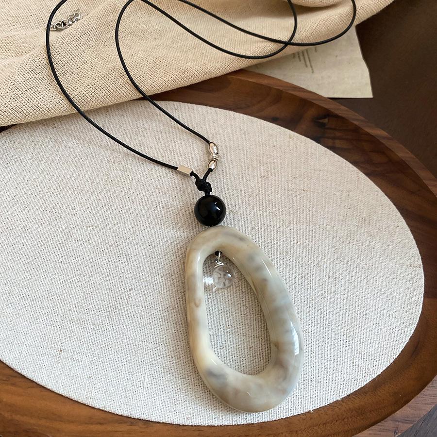 Minimalist Adjustable Acrylic Geometric Necklace - Versatile Fashion Sweater Chain