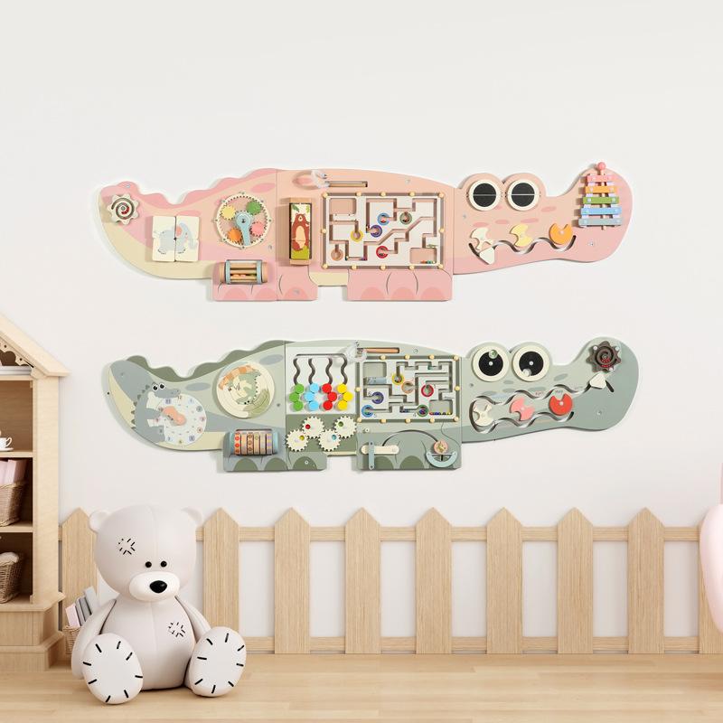 

Wooden Wall Assembled Train Simulation Busy Board Toy зелений