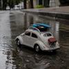 1:24 Classic Beetle Vintage Diecast Car Model, Alloy Retro Old Timer Vehicle with Light & Sound, Pull Back Toy Car