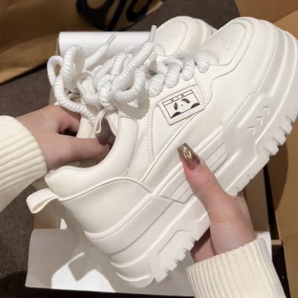 

Zhao Ruth s same muffin thick-soled casual little white shoes for women s 2025 spring new versatile height-increasing sports board shoes for women 40 белый