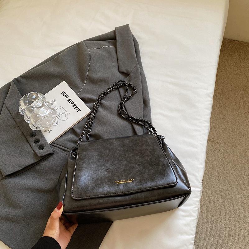 Casual Large-capacity Fashion Simple Commuter Chain Shoulder Bag Women's 2025 Autumn New Foreign Style Ins Tote Bag