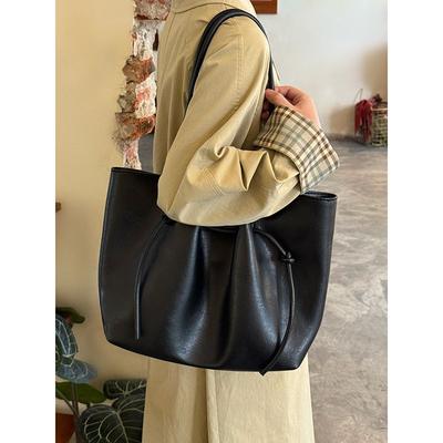 High-end Retro Soft Leather Pleated Tote Bag, New High-end Fashion Shoulder Bag, Large-capacity Commuter Bucket Bag.