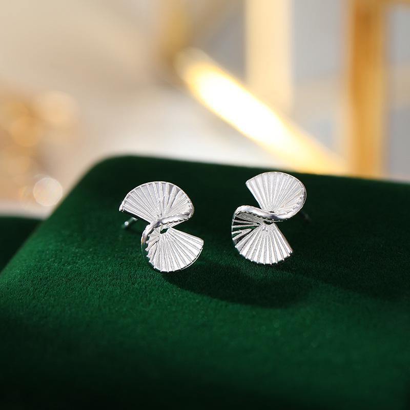 Banyan Tree S925 Silver Gold-plated Origami Fan Earrings for Women - Irregular Arc High-end Design