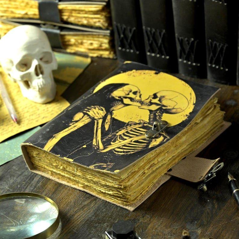 

Vintage Leather Journal Skull Journal Blank Spell Book of Shadows Grimoire Journal Handmade Journal The Lovers Gifts for Him Her 7 x 5 in