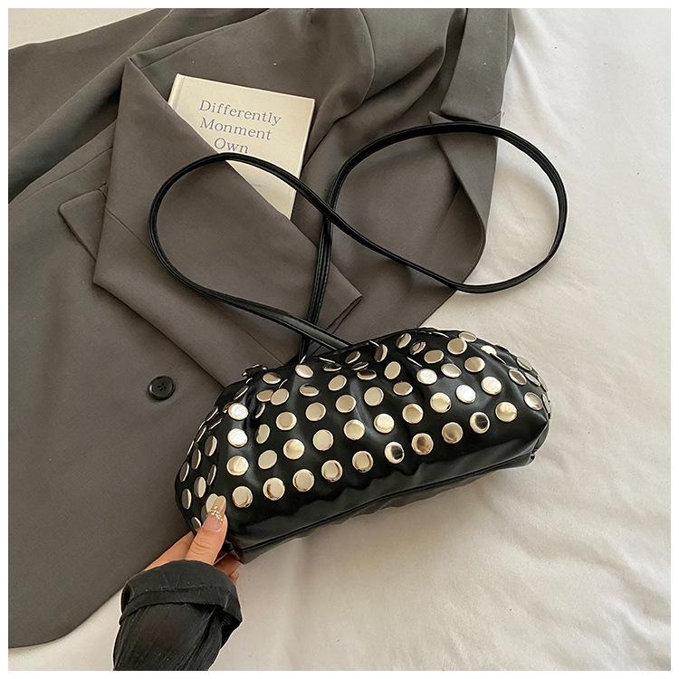 Rivet Bucket Bag 2025 Summer New Versatile Casual Shoulder Women's Bag Fashionable Exquisite Messenger Bag