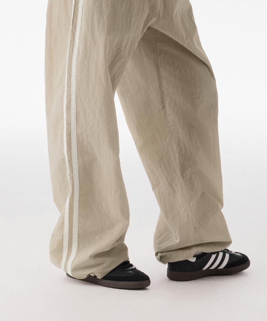 MUSINSA STANDARD WOMAN Women'S Nylon Wide Lace Track Pants [Light Beige]