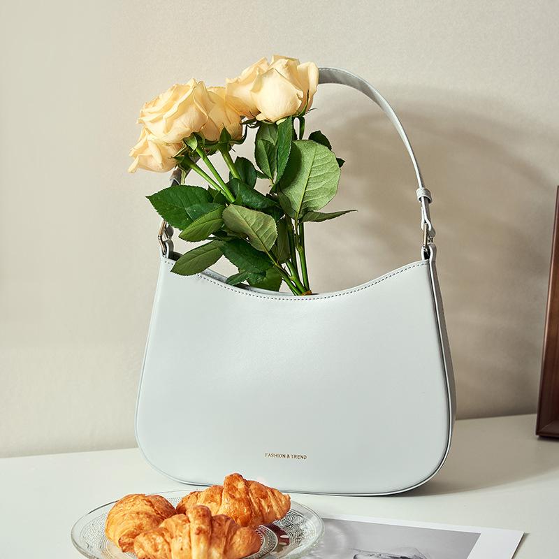 Luxury Cow Leather Bags Women Shoulder Bags Metal Decor Messenger French Vintage Underarm Purse Ladies Trendy Tote Bags