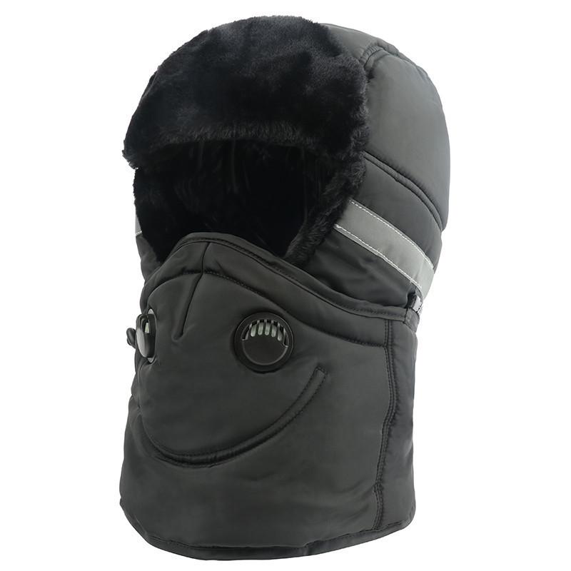 Men's and women's windproof and waterproof caps, thickened ear protectors, anti-haze masks, warm caps, scarves, and integrated removable winter caps.