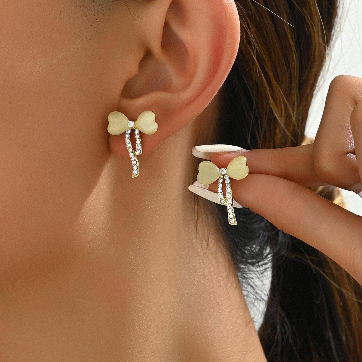 

Простые маленькие свежие серьги Серьги-гвоздики Mori с бантовым дизайном Универсальные пасторальные серьги