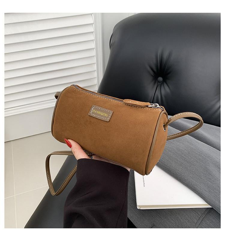 Высококачественная городская минималистичная замшевая сумка среднего размера под мышку с модным дизайном светло-коричневого