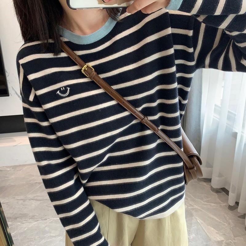

Age-reducing knitted bottoming shirt women s spring new casual loose striped contrasting sweater top L