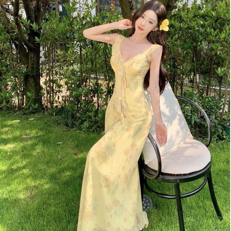 Cream yellow French flying sleeves floral V-neck dress high-end temperament fairy waist A-word long dress female summer