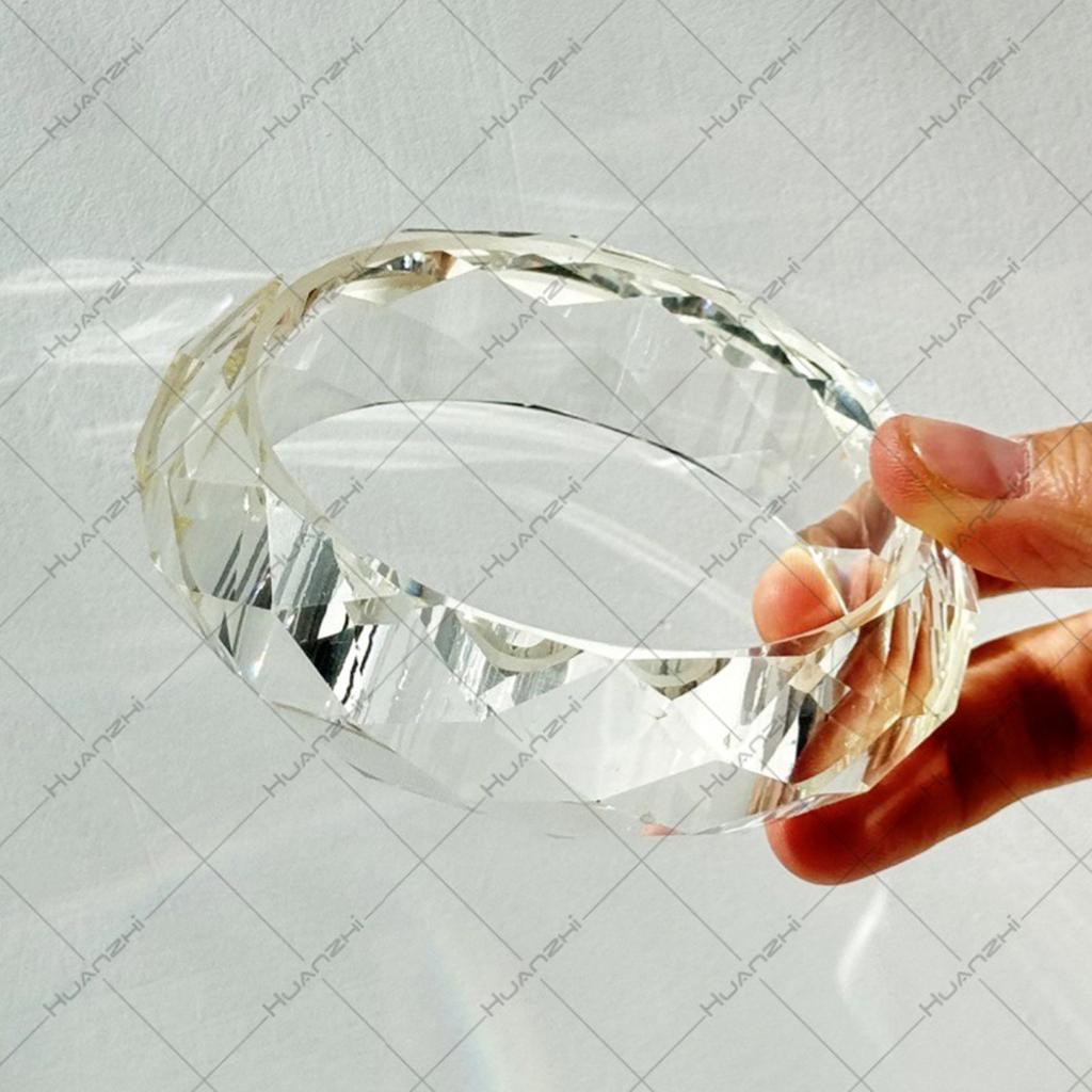 Einzigartiges Facettiertes Kristalle Harz Armband Funkelnde Lichtbrechung Elegantes Schmuckaccessoire für Trendige Frauen Tägliche Nutzung