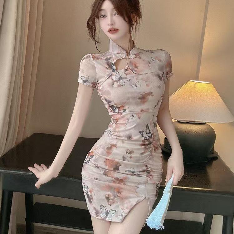 Spicy Girl Style Chinese Slit Qipao: Waist-Cinching, Hip-Hugging Pleated Dress with Frog Button for Summer