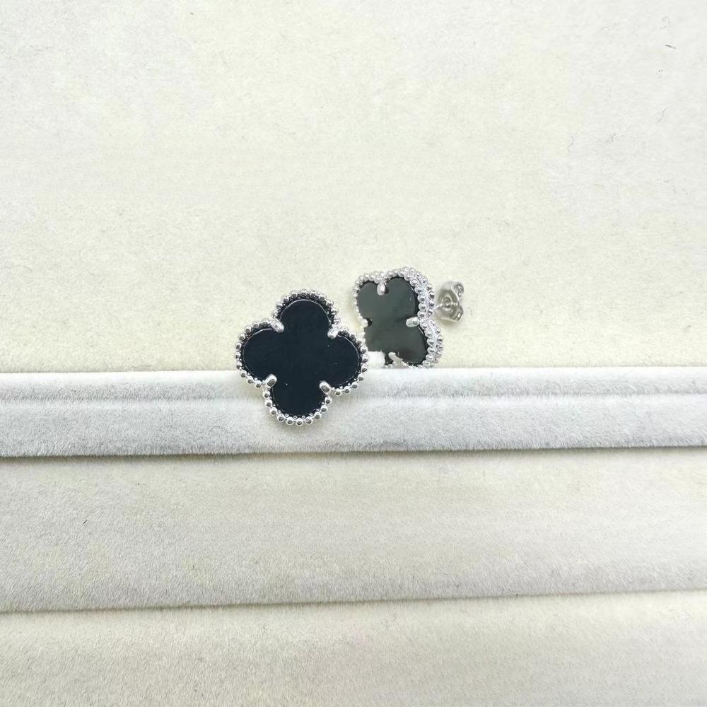 

High-end Classic Four-leaf Clover Earrings for Women, Red Chalcedony High-end Women s Earrings