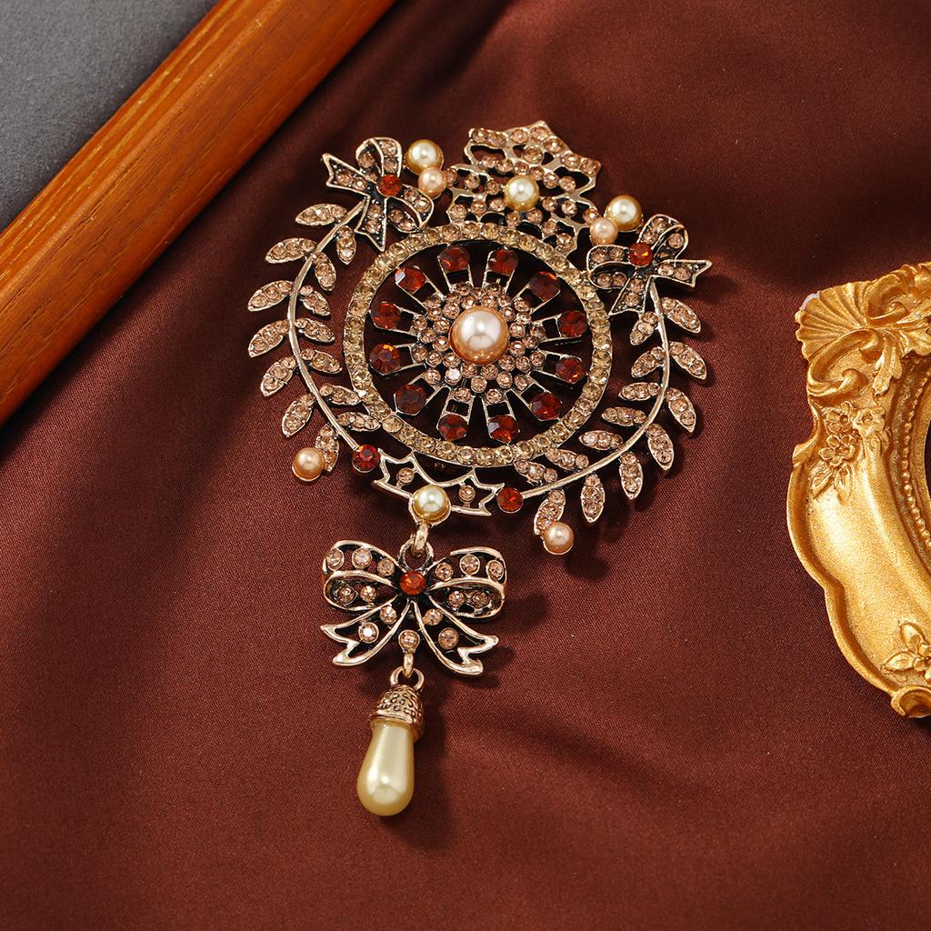 Neue Brosche im Barock-Stil mit Schleife, Vintage Hofblüte, Strass-Anhängerbrosche