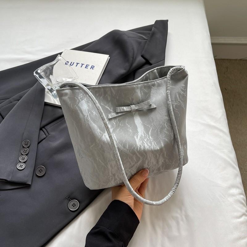 Stylish And Spacious 2024 Korean Version Tote Bag For Women In Versatile Colors