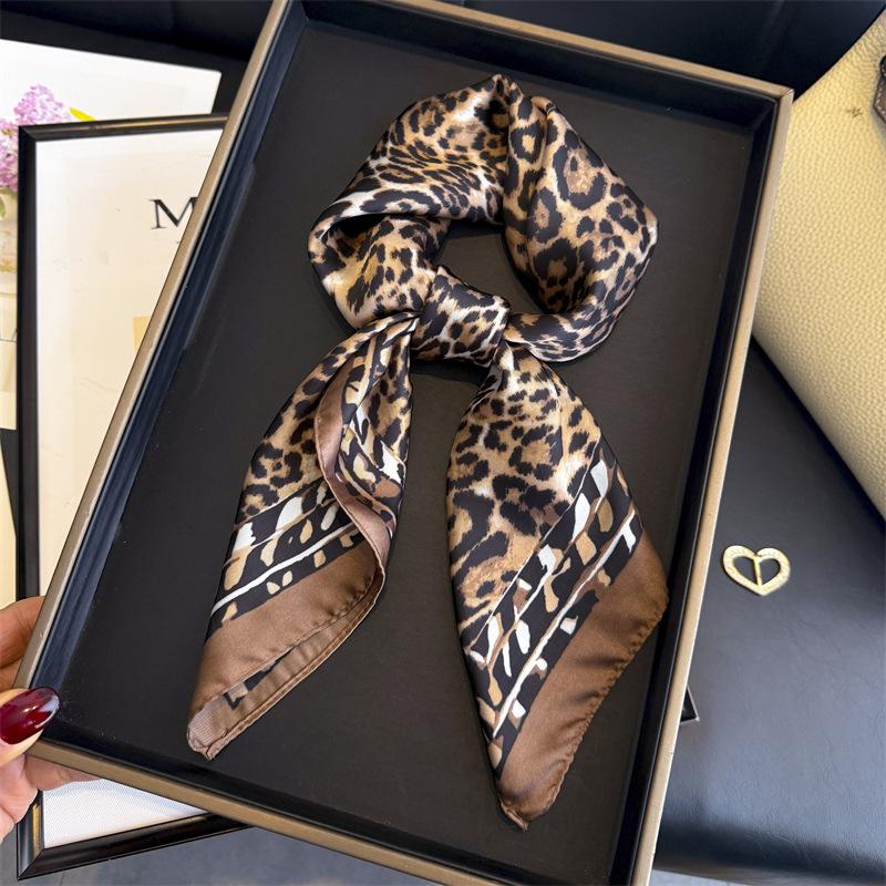 

Luxury Scarf Turban Hijab Fashion Square Female Wraps Bandana Headscarf Neckerchief Print Handkerchief Shawl Windproof Headband 70x70cm