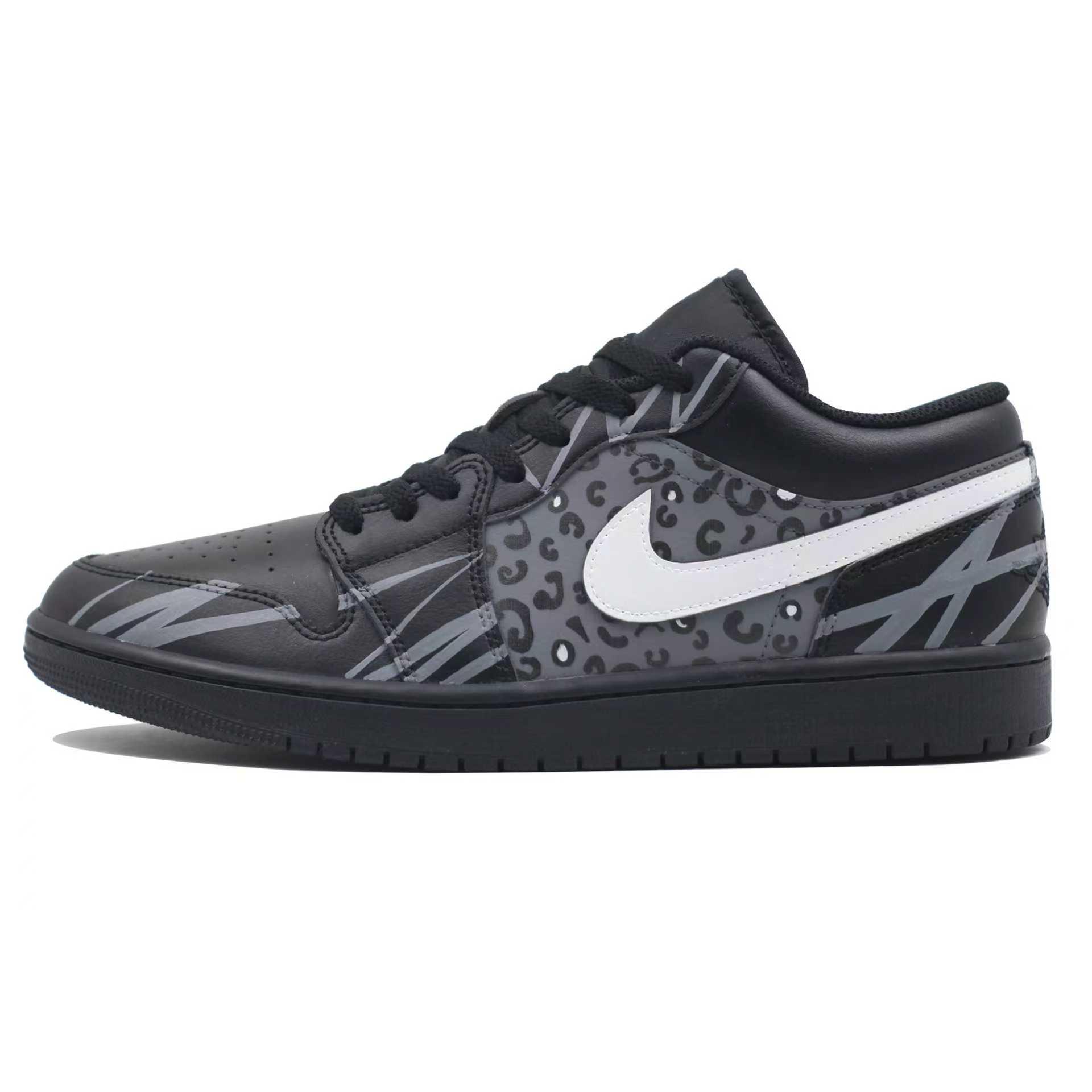 

Jordan Air Jordan 1 Low Breathable And Lightweight Low top Vintage Basketball Shoes Men s Black Gray 553558-093(Team205-) 46