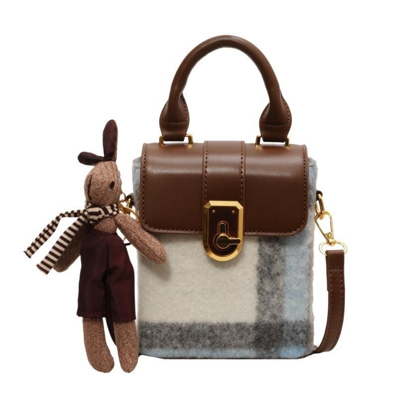 Retro Fashion Female Handbag 2023 New Autumn Winter Plaid Bag High-end Atmosphere Shoulder Bag