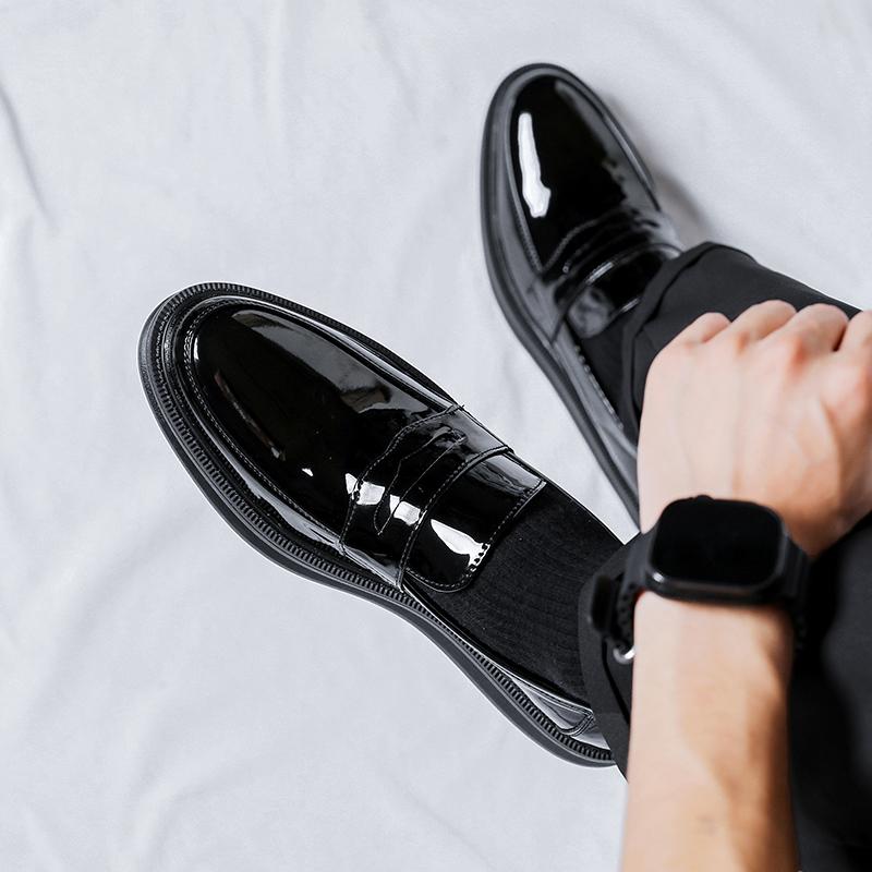 Fashion British Classic Retro Style Small Leather Shoes Men Korean Version of The Wedding Business Solid Color Casual Shoes Driving Shoe