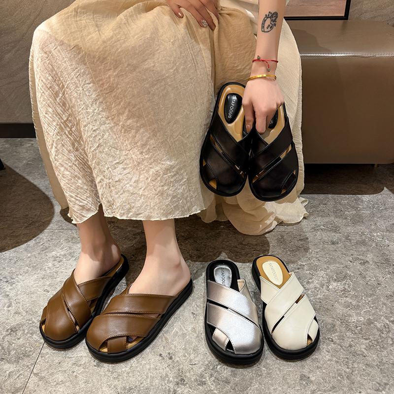 Fashion 2025 New Cover Toe Loafers Slippers Women New Summer Sexy Low Sandals Casual Non Slip Basic Rome Slides Fashion Women Shoes