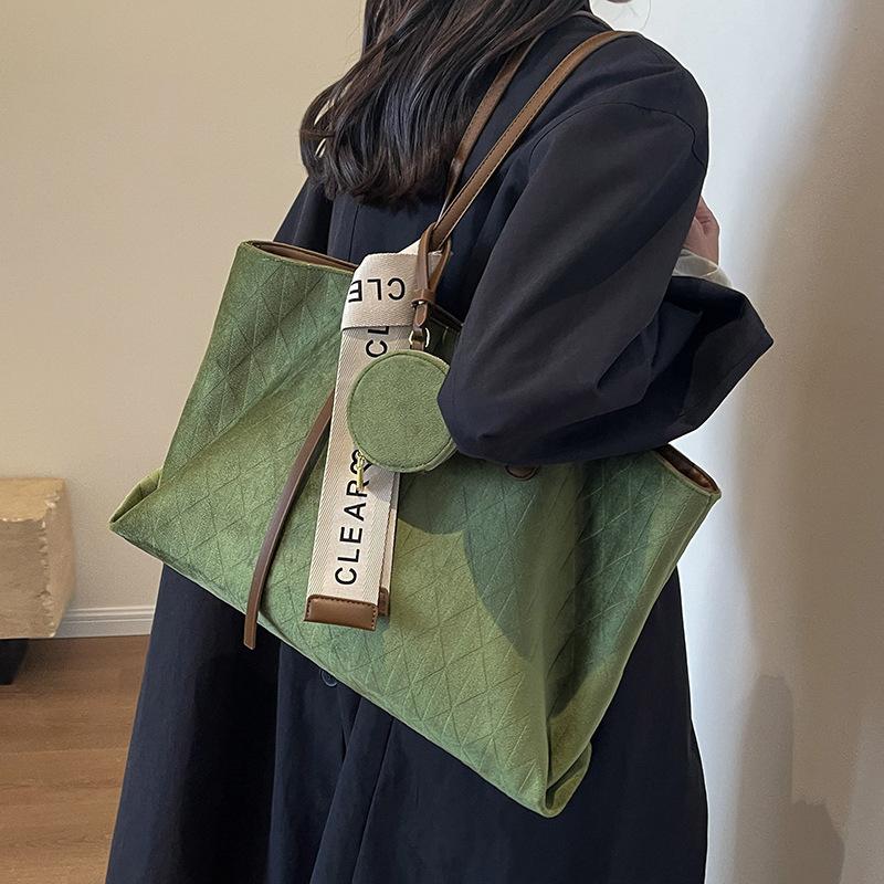 High-end Tote Bag for Women Lightweight and Large-capacity Casual Commuting Single-shoulder Underarm Bag Casually